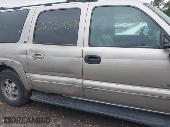 ✅ 2000 Chevrolet Suburban LS • VIN: 3GNFK16T0YG150460 • Лот: 42350756. Опубликован ранее на IAAI с пробегом Не указан. Бесплатный доступ к архиву аукционных продаж из США и подробный отчёт об истории автомобиля на DreamBid. Изображение 11.