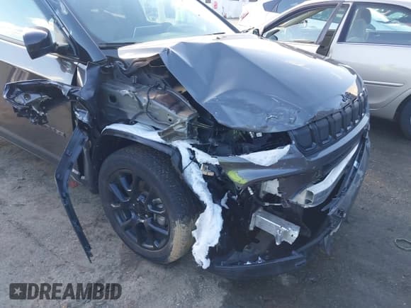 ✅ 2022 Jeep Compass Latitude • VIN: 3C4NJCBBXNT188054 • Lot: 41188781. Listed on IAAI with 75,190 mi. Free auction sales archive from the USA and detailed vehicle history report at DreamBid. Image 6.