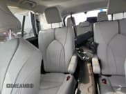 ✅ 2025 Toyota Highlander XLE • VIN: 5TDAAAB56SS097740 • Lot: 71486355. Wystawiony na Copart z przebiegiem 9 040 mil. Bezpłatny archiwum sprzedaży aukcyjnych z USA i szczegółowy raport historii pojazdu na DreamBid. Zdjęcie 10.