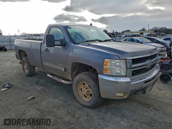 ✅ 2007 Chevrolet Silverado 2500HD 1LT • VIN: 1GCHK24617E564552 • Lot: 94405315. Wystawiony na Copart z przebiegiem 84 082 mil. Bezpłatny archiwum sprzedaży aukcyjnych z USA i szczegółowy raport historii pojazdu na DreamBid. Zdjęcie 4.
