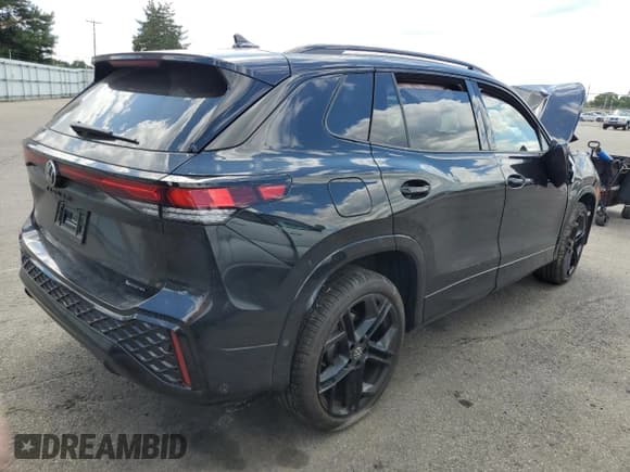 ✅ 2025 Volkswagen Tiguan SE R-Line Black • VIN: 3VVGR7RMXSM016873 • Лот: 70466495. Опубликован ранее на Copart с пробегом Не указан. Бесплатный доступ к архиву аукционных продаж из США и подробный отчёт об истории автомобиля на DreamBid. Изображение 3.