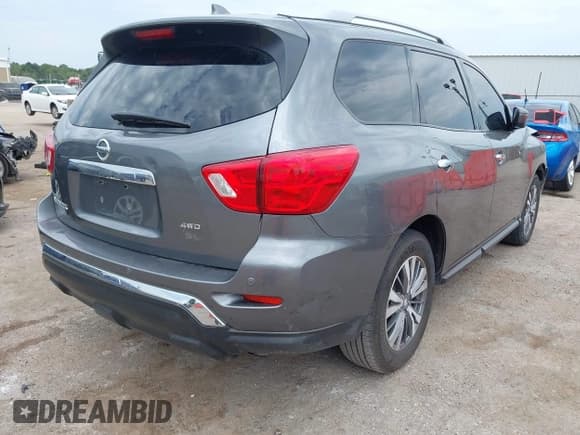 ✅ 2020 Nissan Pathfinder SL • VIN: 5N1DR2CM6LC611974 • Лот: 43177897. Опубликован ранее на IAAI с пробегом 104 696 миль. Бесплатный доступ к архиву аукционных продаж из США и подробный отчёт об истории автомобиля на DreamBid. Изображение 4.