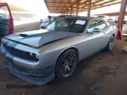 ✅ 2015 Dodge Challenger SRT 392 • VIN: 2C3CDZDJ9FH714212 • Lot: 43531322. Wystawiony na IAAI z przebiegiem 79 828 mil. Bezpłatny archiwum sprzedaży aukcyjnych z USA i szczegółowy raport historii pojazdu na DreamBid. Zdjęcie 2.