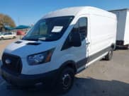 ✅ 2023 Ford Transit Cargo • VIN: 1FTBR1C8XPKB13829 • Lot: 43641950. Wystawiony na IAAI z przebiegiem 29 808 mil. Bezpłatny archiwum sprzedaży aukcyjnych z USA i szczegółowy raport historii pojazdu na DreamBid. Zdjęcie 2.