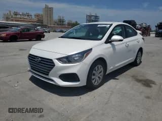 ✅ 2021 Hyundai Accent SE • VIN: 3KPC24A6XME152947 • Lot: 56601094. Wystawiony na Copart z przebiegiem 60 014 mil. Bezpłatny archiwum sprzedaży aukcyjnych z USA i szczegółowy raport historii pojazdu na DreamBid. Zdjęcie 1.