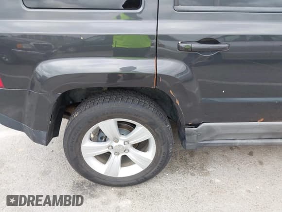 ✅ 2011 Jeep Patriot Latitude X • VIN: 1J4NF4GB2BD115286 • Lot: 41929193. Listed on IAAI with 127,818 mi. Free auction sales archive from the USA and detailed vehicle history report at DreamBid. Image 6.