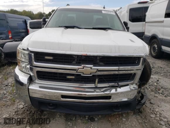 ✅ 2009 Chevrolet Silverado 2500HD Work Truck • VIN: 1GCHC43K59F157421 • Лот: 73585914. Опубликован ранее на Copart с пробегом 243 185 миль. Бесплатный доступ к архиву аукционных продаж из США и подробный отчёт об истории автомобиля на DreamBid. Изображение 5.