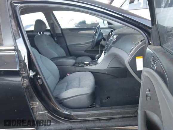 ✅ 2013 Hyundai Sonata Limited • VIN: KMHEC4A49DA071702 • Лот: 42948015. Опубликован ранее на IAAI с пробегом Не указан. Бесплатный доступ к архиву аукционных продаж из США и подробный отчёт об истории автомобиля на DreamBid. Изображение 5.