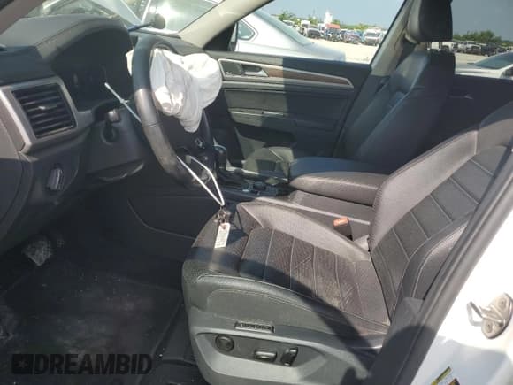 ✅ 2019 Volkswagen Atlas SEL Premium • VIN: 1V2NR2CA9KC557484 • Лот: 69371315. Опубликован ранее на Copart с пробегом 65 004 миль. Бесплатный доступ к архиву аукционных продаж из США и подробный отчёт об истории автомобиля на DreamBid. Изображение 7.