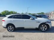 ✅ 2017 Jaguar F-Pace 35t Premium • VIN: SADCJ2BV9HA894069 • Lot: 42573139. Wystawiony na IAAI z przebiegiem 148 827 mil. Bezpłatny archiwum sprzedaży aukcyjnych z USA i szczegółowy raport historii pojazdu na DreamBid. Zdjęcie 12.