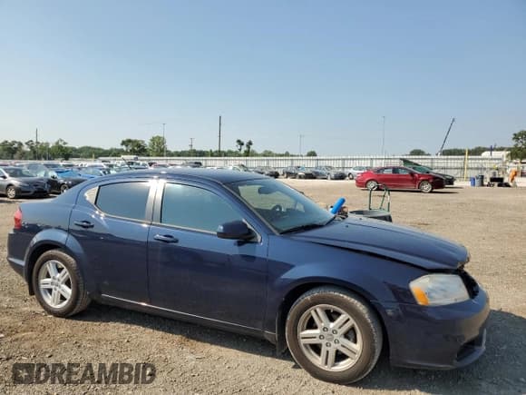 ✅ 2013 Dodge Avenger SXT • VIN: 1C3CDZCB9DN685230 • Лот: 63511034. Опубликован ранее на Copart с пробегом 85 532 миль. Бесплатный доступ к архиву аукционных продаж из США и подробный отчёт об истории автомобиля на DreamBid. Изображение 4.