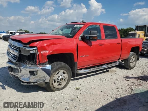 ✅ 2018 Chevrolet Silverado 2500HD LT • VIN: 1GC1KVEG3JF271800 • Lot: 62878395. Wystawiony na Copart z przebiegiem 51 992 mil. Bezpłatny archiwum sprzedaży aukcyjnych z USA i szczegółowy raport historii pojazdu na DreamBid. Zdjęcie 1.
