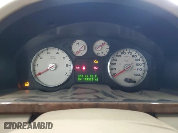 ✅ 2007 Ford Five Hundred Limited • VIN: 1FAFP25107G104885 • Lot: 80509905. Wystawiony na Copart z przebiegiem 199 323 mil. Bezpłatny archiwum sprzedaży aukcyjnych z USA i szczegółowy raport historii pojazdu na DreamBid. Zdjęcie 9.