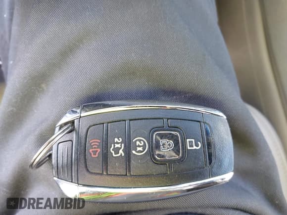 ✅ 2017 Lincoln Continental Select • VIN: 1LN6L9SKXH5627836 • Лот: 43717985. Опубликован ранее на IAAI с пробегом 57 652 миль. Бесплатный доступ к архиву аукционных продаж из США и подробный отчёт об истории автомобиля на DreamBid. Изображение 11.