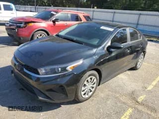 ✅ 2024 Kia Forte LXS • VIN: 3KPF24ADXRE699171 • Лот: 82383415. Опубликован ранее на Copart с пробегом 113 264 миль. Бесплатный доступ к архиву аукционных продаж из США и подробный отчёт об истории автомобиля на DreamBid. Изображение 1.