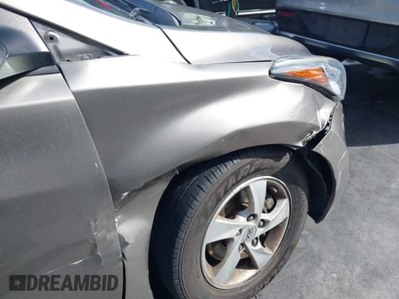 ✅ 2015 Hyundai Elantra SE • VIN: 5NPDH4AE8FH585739 • Lot: 43450544. Listed on IAAI with 143,734 mi. Free auction sales archive from the USA and detailed vehicle history report at DreamBid. Image 12.