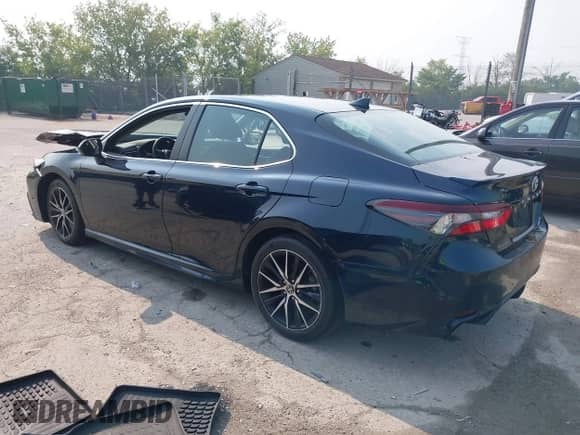 2021 Toyota Camry SE with VIN 4T1T11BKXMU042040, listed as a IAAI auction lot 42879951 with 35,130 mi miles and . Bid and sale history available at DreamBid. Image 3.