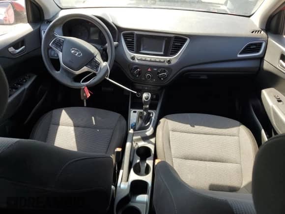 2018 Hyundai Accent SEL z VIN 3KPC24A34JE013589, wystawiony jako Copart lot #67173503 z przebiegiem 121 215 mil mil oraz . Historia ofert i sprzedaży dostępna na DreamBid. Obrazek 8.