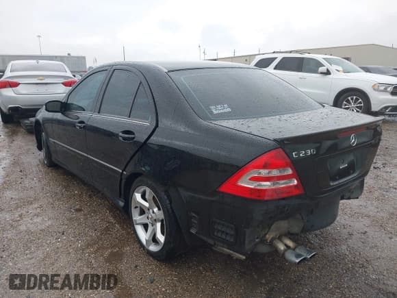 ✅ 2007 Mercedes-Benz C 230 Sport • VIN: WDBRF52H47E023492 • Lot: 41561085. Wystawiony na IAAI z przebiegiem 154 707 mil. Bezpłatny archiwum sprzedaży aukcyjnych z USA i szczegółowy raport historii pojazdu na DreamBid. Zdjęcie 3.
