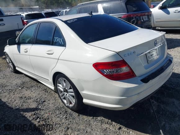 ✅ 2009 Mercedes-Benz C 300 Sport • VIN: WDDGF54X19R064063 • Lot: 43497753. Wystawiony na IAAI z przebiegiem 261 156 mil. Bezpłatny archiwum sprzedaży aukcyjnych z USA i szczegółowy raport historii pojazdu na DreamBid. Zdjęcie 3.