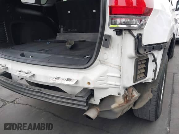 2020 Jeep Grand Cherokee Altitude z VIN 1C4RJEAG3LC202749, wystawiony jako IAAI lot #42272959 z przebiegiem 90 698 mil mil oraz . Historia ofert i sprzedaży dostępna na DreamBid. Obrazek 21.