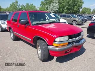 ✅ 2000 Chevrolet Blazer LT • VIN: 1GNDT13WXY2112052 • Lot: 42525708. Listed on IAAI with 176,534 mi miles. Access the free auction sales archive from the USA and view a detailed vehicle history report at DreamBid. Image 1.