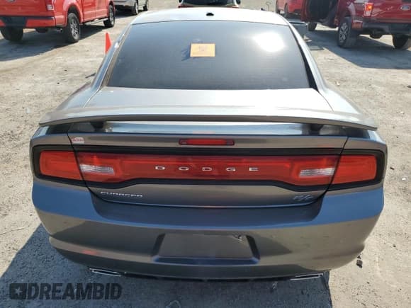 ✅ 2011 Dodge Charger RT Plus • VIN: 2B3CL5CT5BH609303 • Lot: 56514955. Wystawiony na Copart z przebiegiem Nie podano. Bezpłatny archiwum sprzedaży aukcyjnych z USA i szczegółowy raport historii pojazdu na DreamBid. Zdjęcie 6.