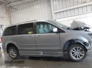 ✅ 2015 Dodge Grand Caravan SXT • VIN: 2C7WDGCGXFR703607 • Lot: 43024560. Wystawiony na IAAI z przebiegiem 67 064 mil. Bezpłatny archiwum sprzedaży aukcyjnych z USA i szczegółowy raport historii pojazdu na DreamBid. Zdjęcie 14.
