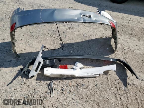 ✅ 2014 Lexus IS 250 • VIN: JTHBF1D29E5041860 • Lot: 82362885. Wystawiony na Copart z przebiegiem 108 272 mil. Bezpłatny archiwum sprzedaży aukcyjnych z USA i szczegółowy raport historii pojazdu na DreamBid. Zdjęcie 13.