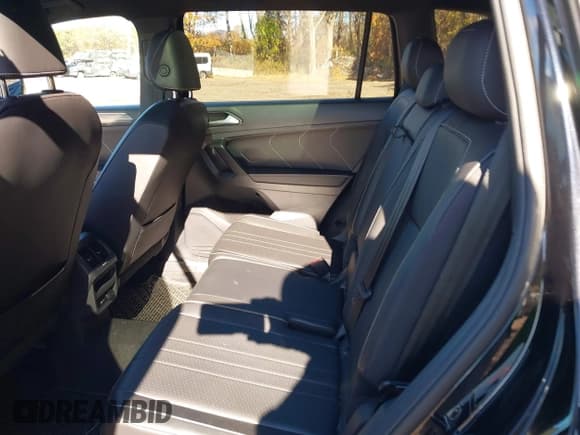 ✅ 2022 Volkswagen Tiguan SE R-Line Black • VIN: 3VV8B7AX7NM103620 • Lot: 43583788. Listed on IAAI with 35,952 mi. Free auction sales archive from the USA and detailed vehicle history report at DreamBid. Image 8.