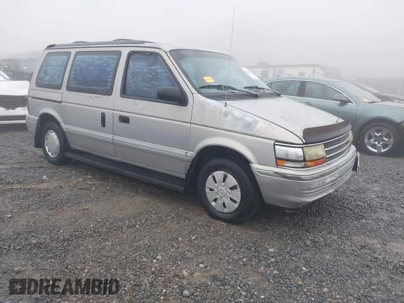 ✅ 1992 Plymouth Voyager • VIN: 2P4GH2537NR728610 • Lot: 42882486. Listed on IAAI with 164,488 mi. Free auction sales archive from the USA and detailed vehicle history report at DreamBid. Image 1.