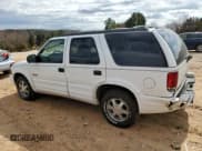 ✅ 1999 Oldsmobile Bravada • VIN: 1GHDT13W0X2722303 • Lot: 47444235. Wystawiony na Copart z przebiegiem 195 083 mil. Bezpłatny archiwum sprzedaży aukcyjnych z USA i szczegółowy raport historii pojazdu na DreamBid. Zdjęcie 2.