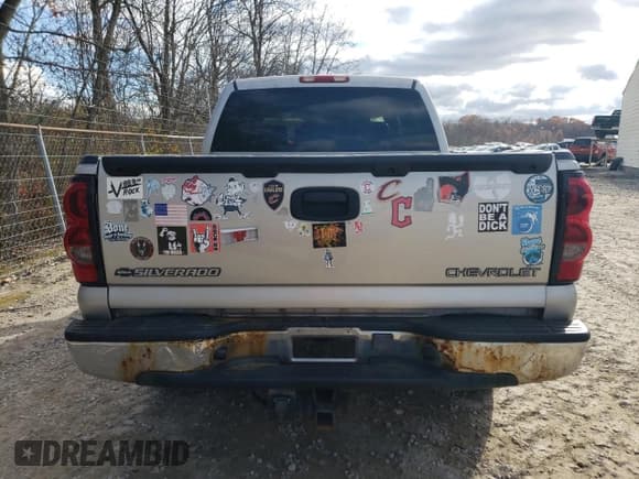 ✅ 2005 Chevrolet Silverado 1500 LS • VIN: 2GCEK13T551381741 • Lot: 93079435. Listed on Copart with 154,794 mi. Free auction sales archive from the USA and detailed vehicle history report at DreamBid. Image 6.