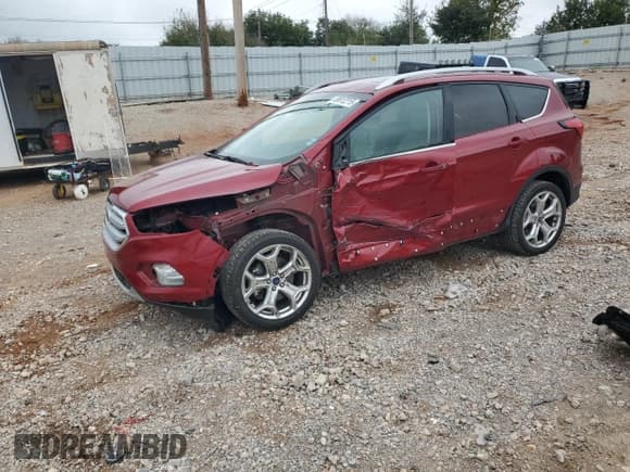 ✅ 2019 Ford Escape Titanium • VIN: 1FMCU0J98KUB00644 • Lot: 89912215. Wystawiony na Copart z przebiegiem 40 406 mil. Bezpłatny archiwum sprzedaży aukcyjnych z USA i szczegółowy raport historii pojazdu na DreamBid. Zdjęcie 1.
