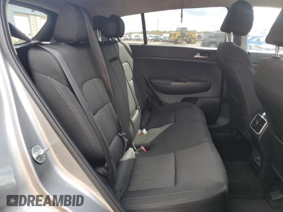 ✅ 2022 Kia Sportage LX • VIN: KNDPMCAC2N7001369 • Lot: 81328195. Wystawiony na Copart z przebiegiem 86 882 mil. Bezpłatny archiwum sprzedaży aukcyjnych z USA i szczegółowy raport historii pojazdu na DreamBid. Zdjęcie 11.