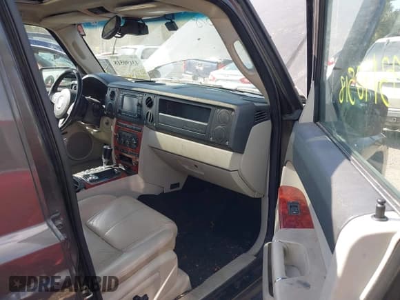 ✅ 2006 Jeep Commander Limited • VIN: 1J8HG58266C276295 • Лот: 43190518. Опубликован ранее на IAAI с пробегом 152 539 миль. Бесплатный доступ к архиву аукционных продаж из США и подробный отчёт об истории автомобиля на DreamBid. Изображение 5.