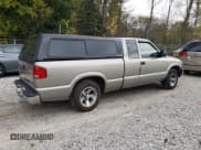 ✅ 2003 Chevrolet S-10 LS • VIN: 1GCCS19X238263447 • Lot: 82533325. Wystawiony na Copart z przebiegiem 89 514 mil. Bezpłatny archiwum sprzedaży aukcyjnych z USA i szczegółowy raport historii pojazdu na DreamBid. Zdjęcie 3.