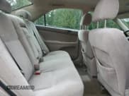 ✅ 2004 Toyota Camry LE • VIN: 4T1BE32K14U809320 • Lot: 90300525. Wystawiony na Copart z przebiegiem 138 919 mil. Bezpłatny archiwum sprzedaży aukcyjnych z USA i szczegółowy raport historii pojazdu na DreamBid. Zdjęcie 10.