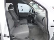 ✅ 2012 Nissan Frontier SV • VIN: 1N6AD0ER3CC400327 • Lot: 42783566. Wystawiony na IAAI z przebiegiem 69 837 mil. Bezpłatny archiwum sprzedaży aukcyjnych z USA i szczegółowy raport historii pojazdu na DreamBid. Zdjęcie 5.