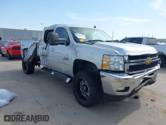 ✅ 2012 Chevrolet Silverado 2500HD LT • VIN: 1GC1KXC88CF213157 • Лот: 42269796. Опубликован ранее на IAAI с пробегом 94 459 миль. Бесплатный доступ к архиву аукционных продаж из США и подробный отчёт об истории автомобиля на DreamBid. Изображение 1.