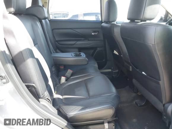 2017 Mitsubishi Outlander SE с VIN JA4AZ3A35HZ029290, выставлен на аукционе IAAI как лот 41747978 с пробегом 103 914 миль миль и . История ставок и продаж доступна на DreamBid. Изображение 8.