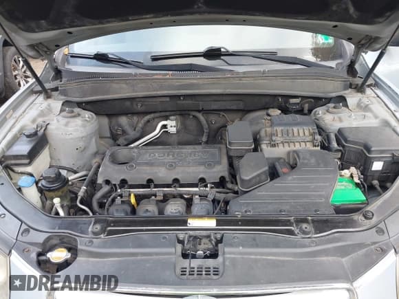 ✅ 2010 Hyundai Santa Fe GLS • VIN: 5NMSG3AB8AH383824 • Lot: 43648444. Listed on IAAI with 209,801 mi. Free auction sales archive from the USA and detailed vehicle history report at DreamBid. Image 10.