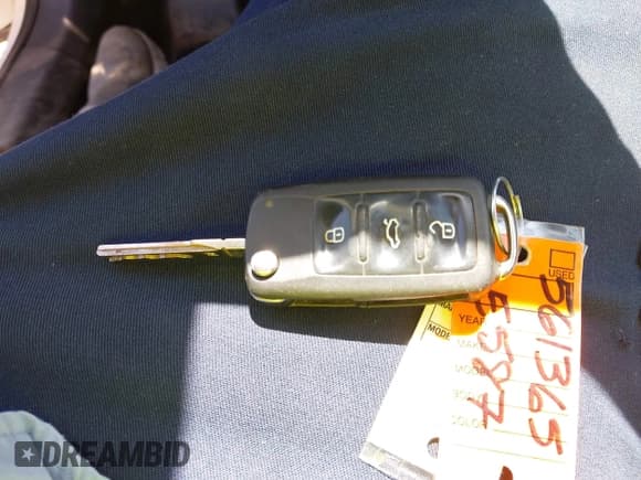 ✅ 2015 Volkswagen Passat S • VIN: 1VWAT7A36FC004720 • Lot: 43091864. Wystawiony na IAAI z przebiegiem 158 117 mil. Bezpłatny archiwum sprzedaży aukcyjnych z USA i szczegółowy raport historii pojazdu na DreamBid. Zdjęcie 11.