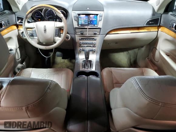 ✅ 2011 Lincoln MKT • VIN: 2LMHJ5AR3BBJ51927 • Лот: 67240385. Опубликован ранее на Copart с пробегом 267 256 миль. Бесплатный доступ к архиву аукционных продаж из США и подробный отчёт об истории автомобиля на DreamBid. Изображение 8.