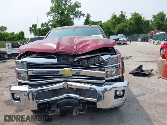 ✅ 2015 Chevrolet Silverado 2500HD LT • VIN: 1GC1KVE83FF102831 • Lot: 42411608. Listed on IAAI with 140,538 mi. Free auction sales archive from the USA and detailed vehicle history report at DreamBid. Image 12.