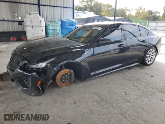 ✅ 2022 Cadillac CT5-V Blackwing • VIN: 1G6D35R68N0810015 • Lot: 82088145. Wystawiony na Copart z przebiegiem 51 228 mil. Bezpłatny archiwum sprzedaży aukcyjnych z USA i szczegółowy raport historii pojazdu na DreamBid. Zdjęcie 1.