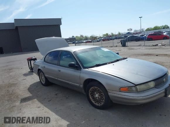 ✅ 1997 Chrysler LHS • VIN: 2C3HC56F9VH782972 • Lot: 42035696. Listed on IAAI with 120,301 mi. Free auction sales archive from the USA and detailed vehicle history report at DreamBid. Image 1.