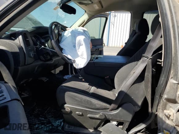 ✅ 2008 Chevrolet Silverado 2500HD Work Truck • VIN: 1GCHK23KX8F132780 • Lot: 73304354. Wystawiony na Copart z przebiegiem 122 692 mil. Bezpłatny archiwum sprzedaży aukcyjnych z USA i szczegółowy raport historii pojazdu na DreamBid. Zdjęcie 7.