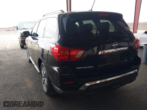 ✅ 2018 Nissan Pathfinder S • VIN: 5N1DR2MN9JC634377 • Lot: 43792754. Wystawiony na IAAI z przebiegiem 78 540 mil. Bezpłatny archiwum sprzedaży aukcyjnych z USA i szczegółowy raport historii pojazdu na DreamBid. Zdjęcie 3.