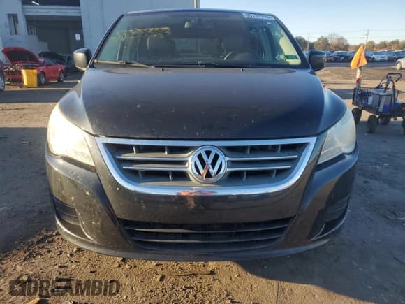 ✅ 2010 Volkswagen Routan SE • VIN: 2V4RW3D18AR296215 • Лот: 90131315. Опубликован ранее на Copart с пробегом 188 342 миль. Бесплатный доступ к архиву аукционных продаж из США и подробный отчёт об истории автомобиля на DreamBid. Изображение 5.